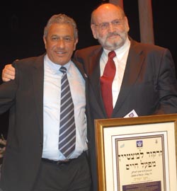 רפי שדה: העירייה הורסת את תעשיית התיירות
