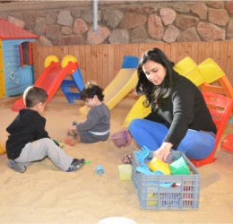 המשפחתון של טלי משפחתון שהוא משפחה
