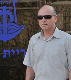 אלי הרציג עזב את משרדו בעירייה