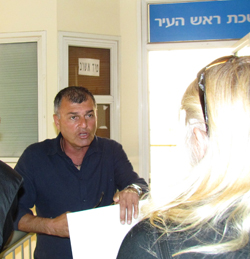העירייה ומשרד הבריאות מתווכחים: הנגמלים מסמים מושלכים לרחוב