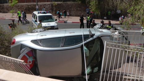 וידיאו ותמונות: תאונת דרכים מוזרה