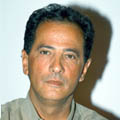 אבי אזולאי- האיש בעל שני הכובעים