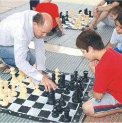 חוזרים לעניינים