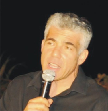 הפטור ממע''מ: יאיר לפיד אינו עונה