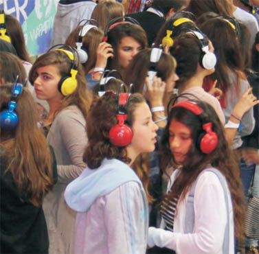 שקט, רוקדים