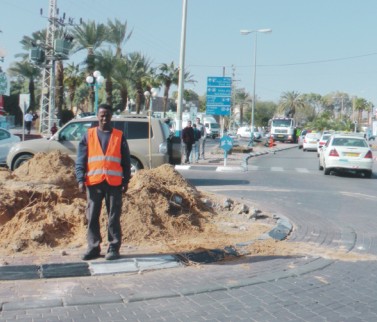 החלו העבודות בשדרות התמרים. הסוחרים: זה לא חוקי