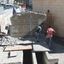 נהרס המקווה הבלתי חוקי