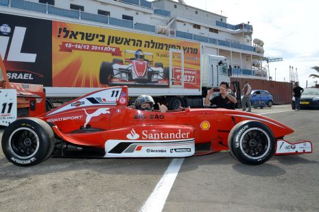 וידיאו ותמונות: הגיעו רכבי 'הפורמולה'