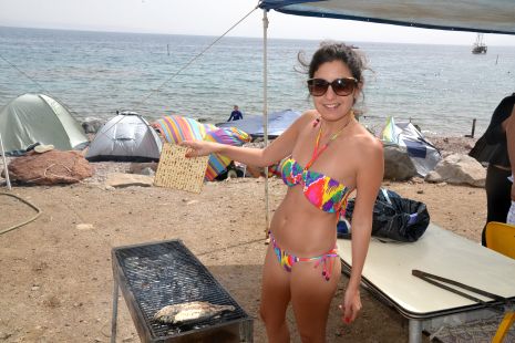 תפוסות גבוהות ואוהלים בחופים