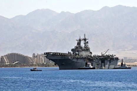 ספינת קרב של הצי האמריקני עגנה בנמל אילת