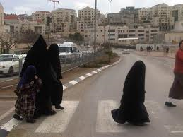 תמונות: הורים וששה ילדים הסתננו לירדן