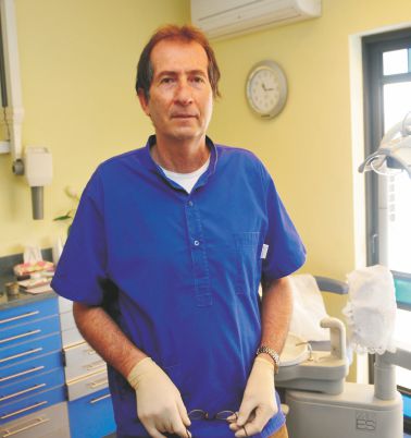 נכנסים בבוקר להשתלות ויוצאים בצהריים עם שיניים קבועות