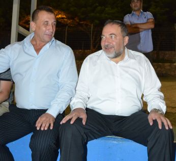 ליברמן: נקבל באילת שלושה מנדטים