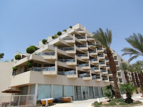 נפל מהקומה התשיעית ונהרג