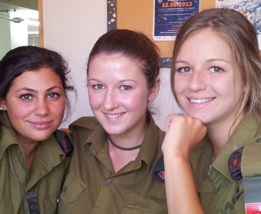 שלושת המוסקטריות 