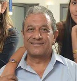 מלגות לימודים וסיוע לקשישים