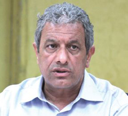 ראש העירייה ישהה במשך שבועיים במוסקבה ובפריז