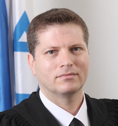 השופט הזדעזע: אנטנות של 'סלקום' בדירה בה מתגוררים ילדים