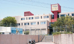 כתב אישום נגד אב שהתפרע בבית הספר 'אופיר'