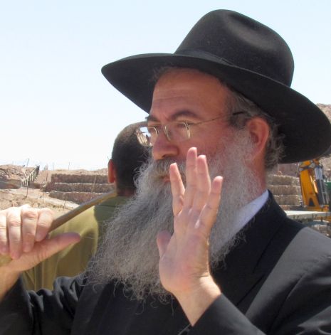 האסון ב'עציון גבר': הרב אייזנבך הוזעק לבדוק את המזוזות