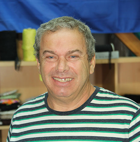סיפורי בדים- חנות קטנה שיש בה המון