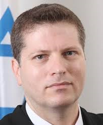 שמירה לילית על מתחם 'דורטל סול'