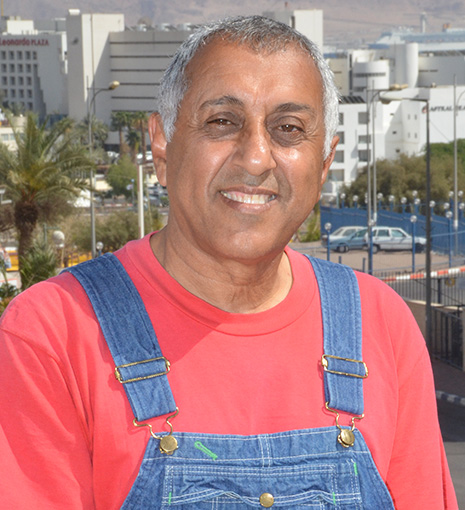אריאל חוזרת לטייל 