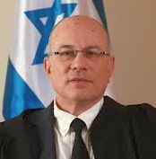 הצעירה הסתבכה בבית המשפט
