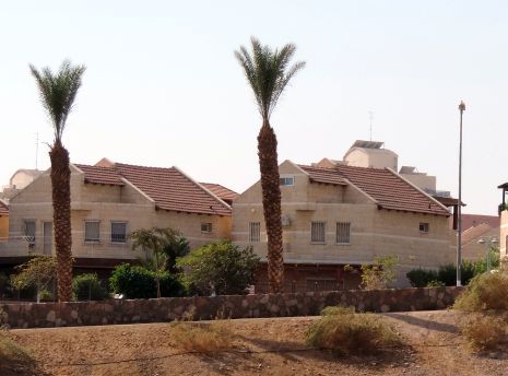בעלי וילות בשחמון דורשים פיצוי