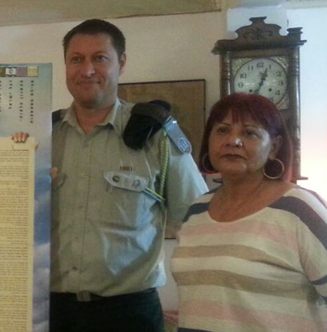 אנשים טובים באמצע הדרך