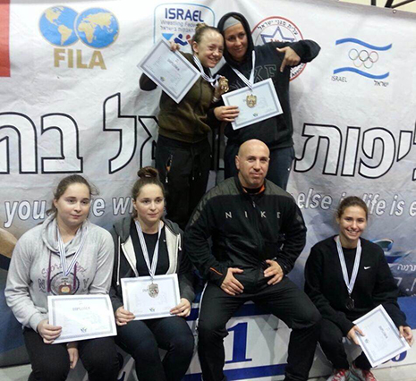 היאבקות: מתאבקות עם כבוד