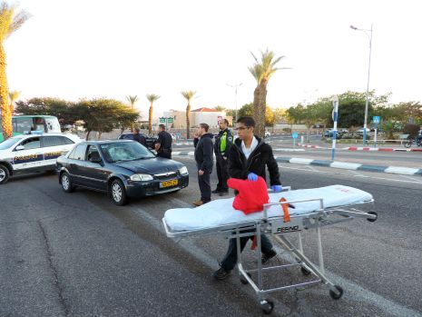 נער נדרס על אופניים חשמליים 