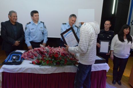 משטרת אילת הגשימה משאל''ה לנוער