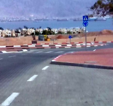 סכנה בנתיב הימני