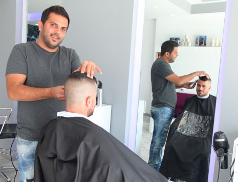 מספרת ''ספור אחר'' – מספרה לילדים נערים וגברים ובקרוב גם לנשים