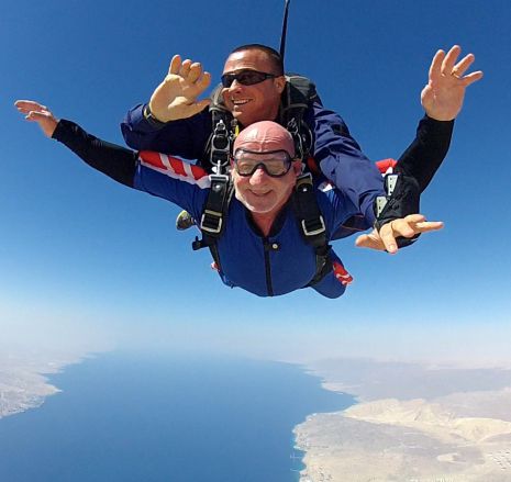 SKY DIVE - צניחה חופשית - חוויה בלתי נשכחת 