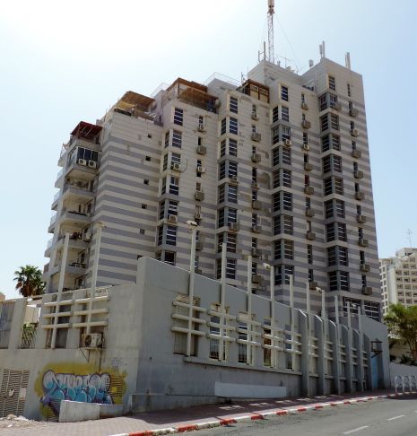 קפץ למותו