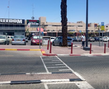 הסוחרים זועמים: לא צריך מזגן כדי לקנות בשדרות התמרים