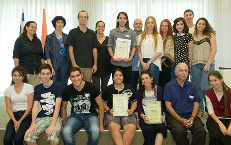 תלמידי מגמת הביולוגיה גורפים פרסים