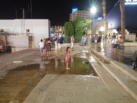 בשיאו של גל החום: בזבוז מים באילת