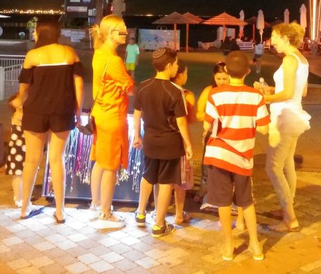 גם השבוע: רוכלות בלתי חוקית בטיילת