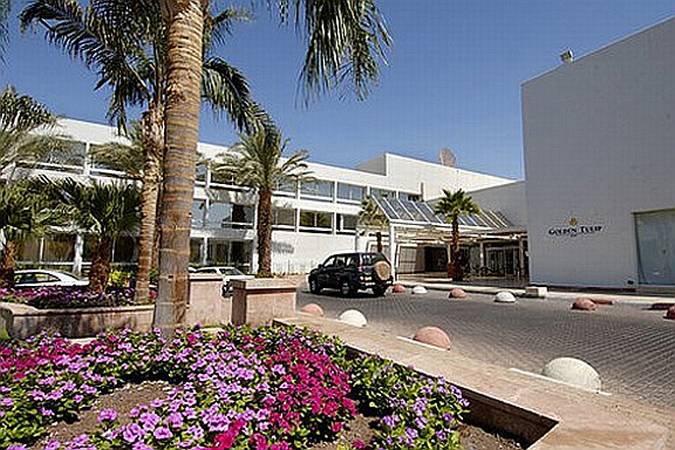 אירוח במלון באילת: חדר מטונף וציפורים מעופפות בלובי