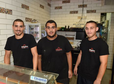 באגט דולפין – אהבה מהביס הראשון