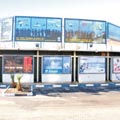 שילוט פיראטי על גג מועדון השייט