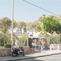 בגלל ויכוח עם חברת החשמל - קו המתח מעל גני הילדים לא הועתק