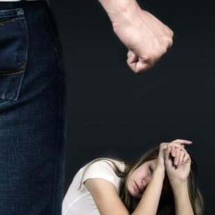 ואיפה הטיפול בגבר המכה?