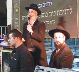 הרב יונה מצגר: ''רבי מאיר לא נתן לפקחי הבנייה למצוא גירעונות''