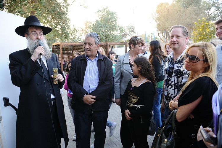 פותחים עתיד בבית חדש