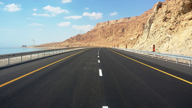 הרוג ושני פצועים בתאונת דרכים בכביש 90 
