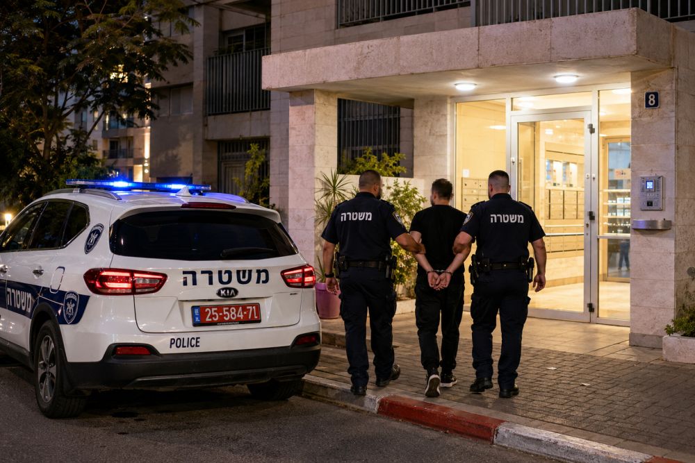 חשד: שדד את שכנו באילת לאחר שתקף אותו באגרופים ובעיטות